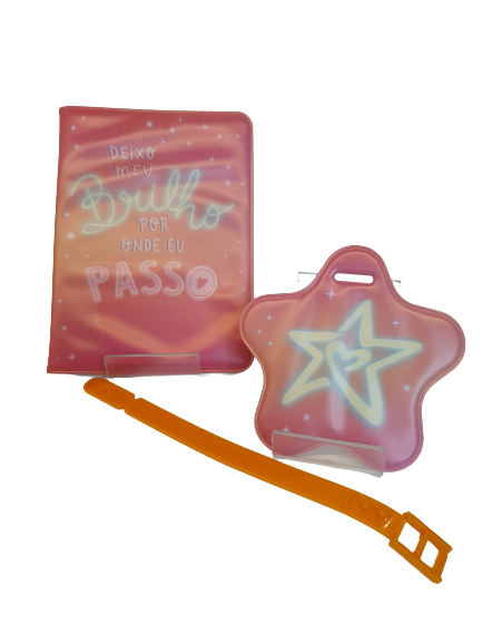 Kit viagem Larissa Manoela - Capa passaporte e Tag de mala